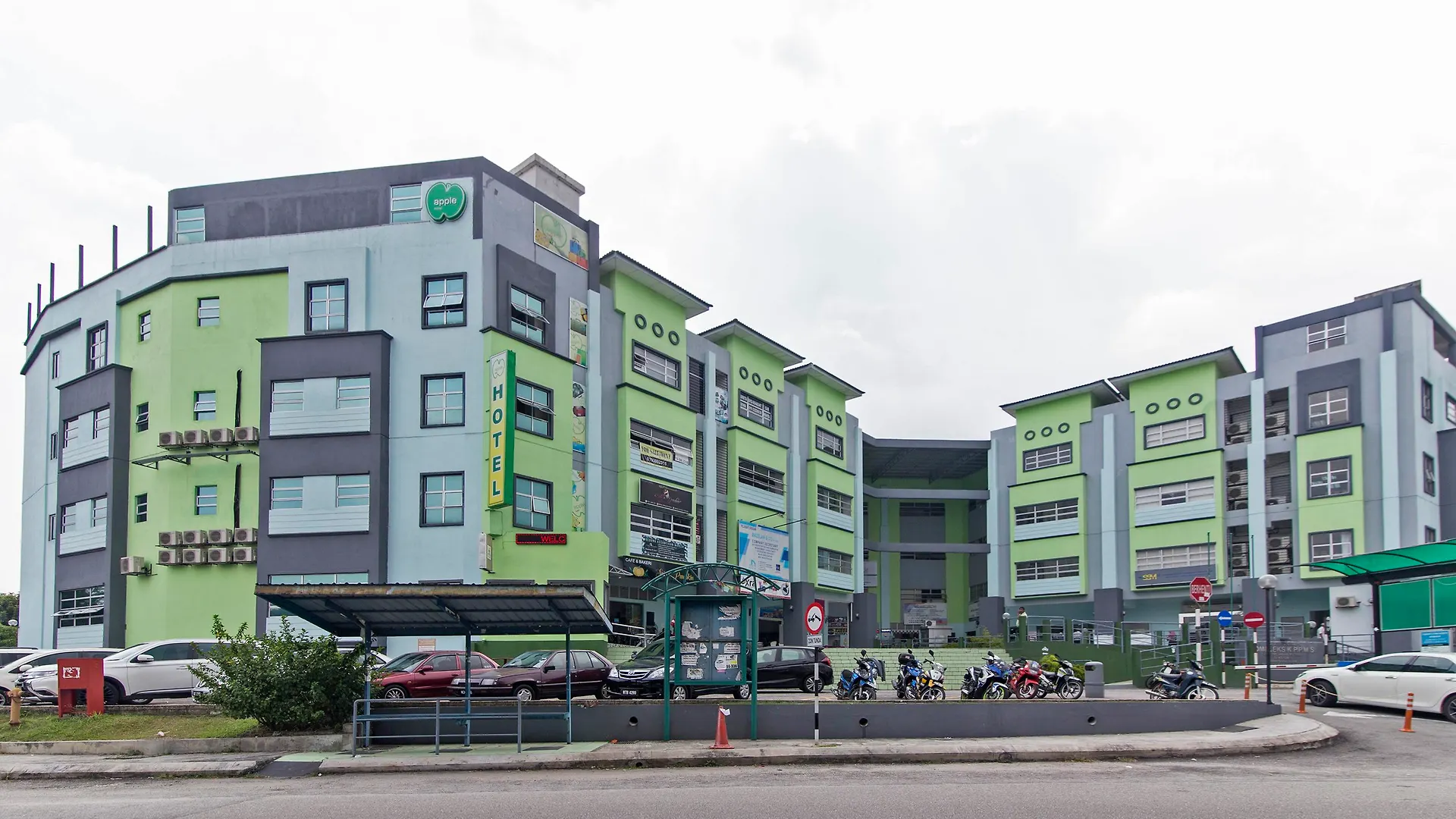**  Apple Hotel Shah Alam Malaysia